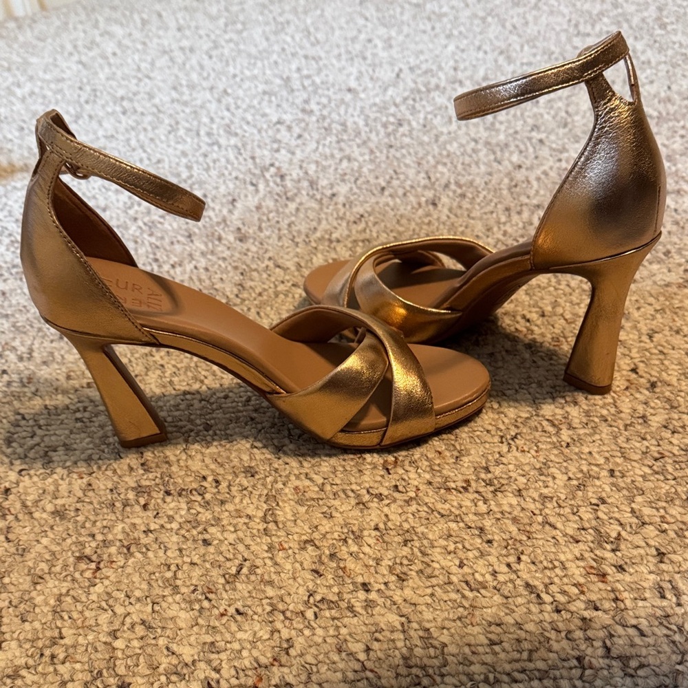 Naturalizer Lizbeth Ankle Strap Sandal In Champagne Metallic Leather - Picture 5 of 7